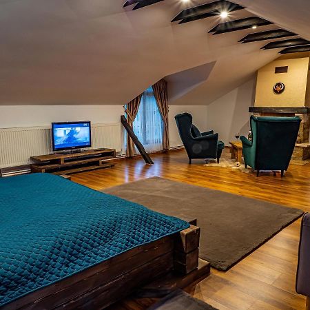 Отель Casa Delia Кымпулунг-Молдовенеск Экстерьер фото
