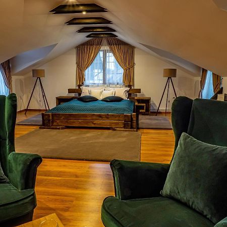Отель Casa Delia Кымпулунг-Молдовенеск Экстерьер фото
