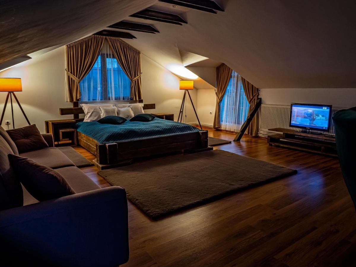Отель Casa Delia Кымпулунг-Молдовенеск Экстерьер фото