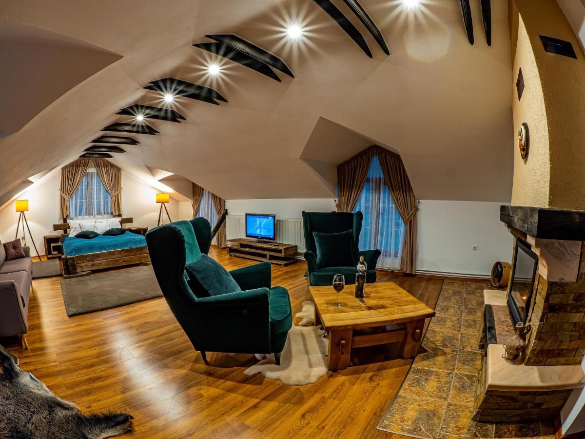 Отель Casa Delia Кымпулунг-Молдовенеск Экстерьер фото